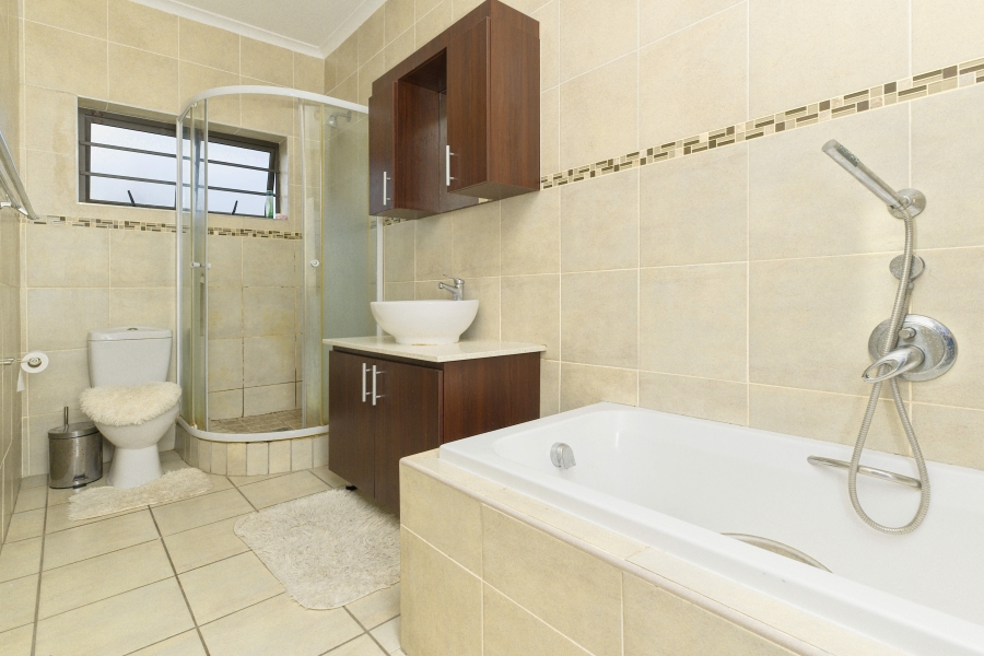 3 Bedroom Property for Sale in Kabega Park Eastern Cape